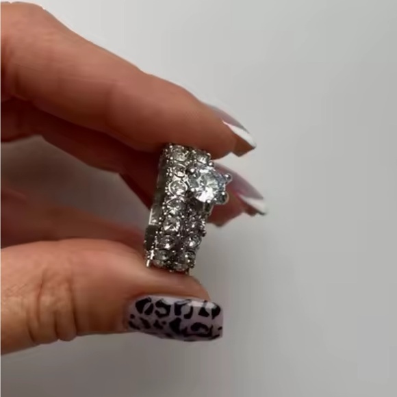 Engagement Luxury Crystal Wedding Ring Silver Women's Ring Set - Picture 6 of 8